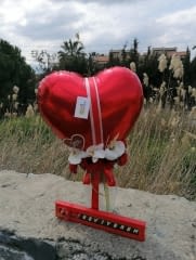 Kalp ve çiçek çikolata konsep